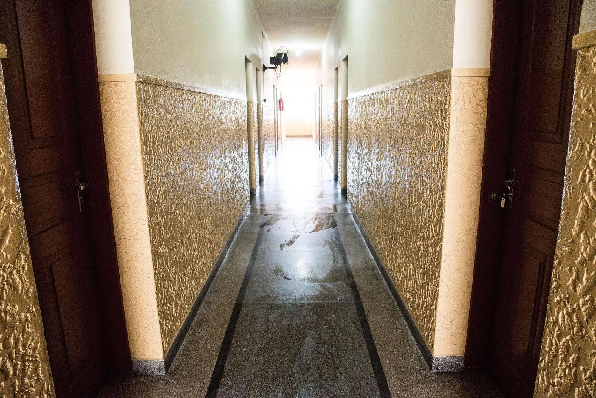Hotel Pinheirinho Куритиба Екстериор снимка