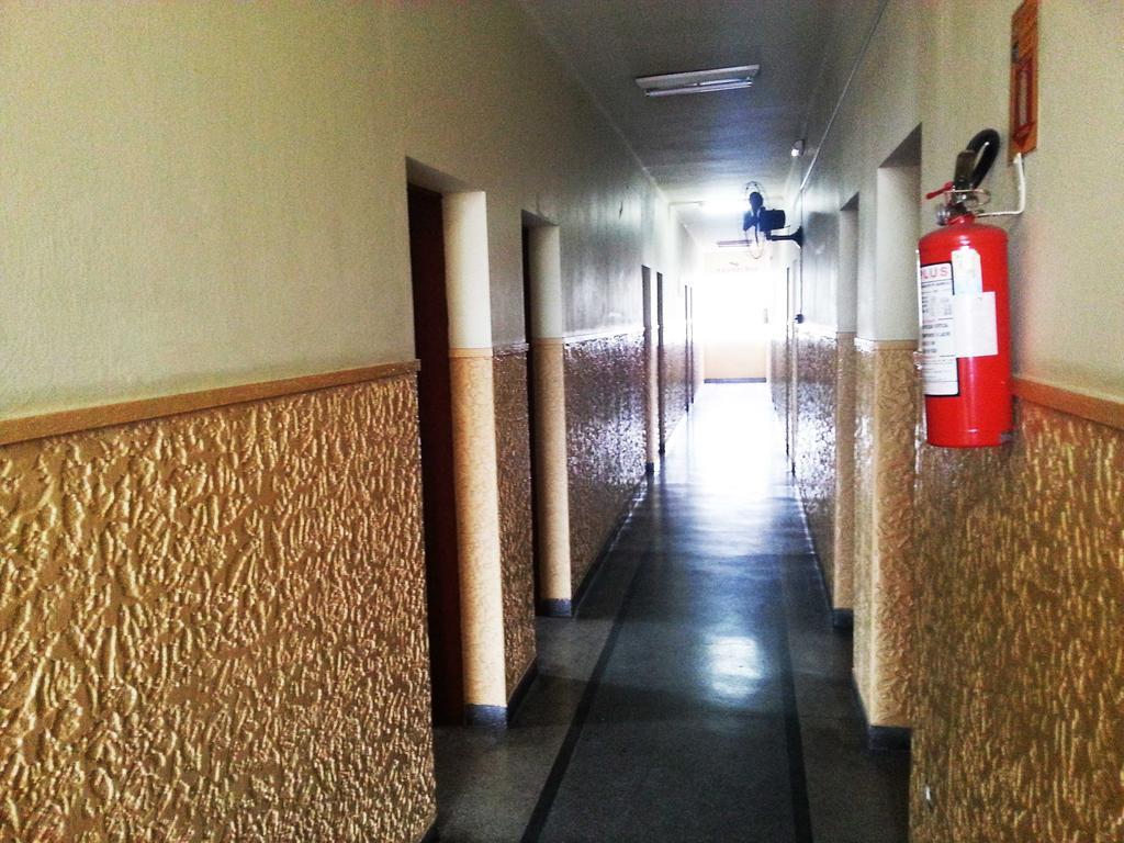 Hotel Pinheirinho Куритиба Екстериор снимка